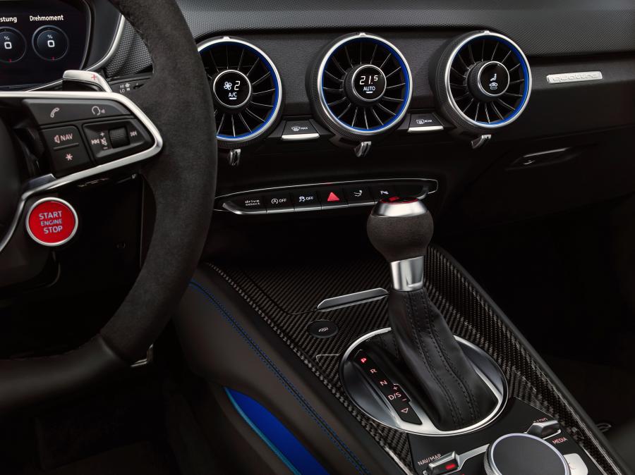Детали интерьера Audi TT RS Coupe (8S) 2019 года  (WW) (фото 11 из 62)